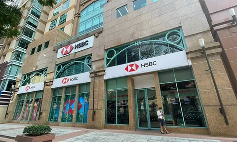 Một ngân hàng lợi nhuận chạm đáy 4 năm nhưng vẫn trả lương gần 1 tỷ/người/năm