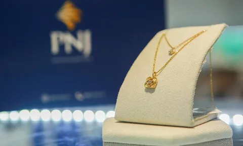 PNJ đối mặt bài toán thu đổi hơn 2.267 tỷ đồng, lợi nhuận 6 tháng giảm 35%