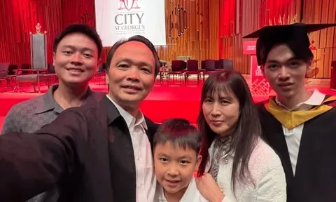 Hình ảnh hiếm của ông Trịnh Văn Quyết tại London: Tự hào chứng kiến con trai nhận bằng tốt nghiệp