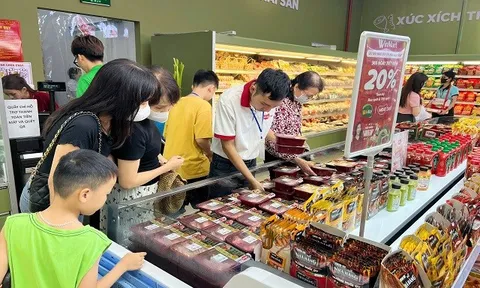 Giá thực phẩm & nhiên liệu bật tăng sau mưa lũ, CPI tháng 11 “nhảy vọt” trở lại