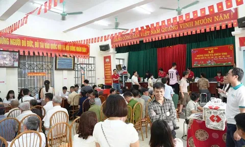 Siêu dự án Olympic hơn 900.000 tỷ tại Hà Nội: Người dân xếp hàng nhận hàng trăm tỷ tiền đền bù