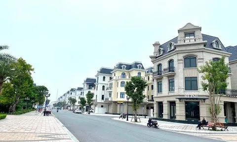 Thanh khoản biệt thự lao dốc, lượng giao dịch giảm tới 74%