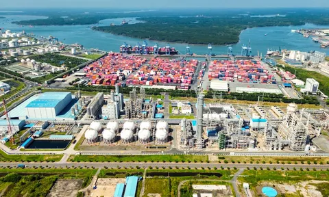 Doanh nghiệp LPG sở hữu tổ hợp tỷ USD tại TP.HCM lỗ lũy kế gần 22.000 tỷ, kiểm toán nghi ngờ khả năng hoạt động