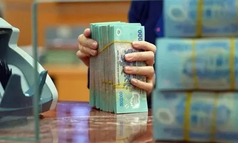Lãi suất liên ngân hàng bất ngờ vọt lên 7%/năm, NHNN bơm ròng gần 48.000 tỷ đồng