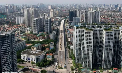 Giá nhà Hà Nội vượt 250 triệu/m², người mua “quay xe”: Tiền đang chảy về đâu?