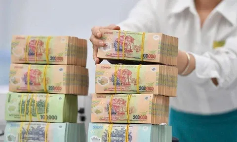 Doanh nghiệp Việt “ôm núi tiền” gửi ngân hàng kiếm nghìn tỷ mỗi năm