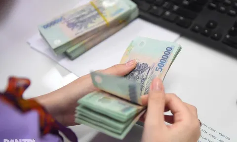 Sau cam kết giữ mặt bằng lãi suất thấp, một ngân hàng bất ngờ tăng mạnh huy động lên 8%/năm