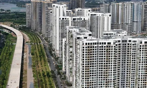 Thành ủy TP.HCM ra quy định mới: Chỉ phê duyệt công trình đông người khi đáp ứng bãi đỗ xe và kết nối giao thông công cộng