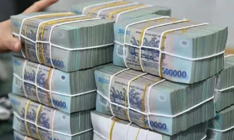 Không cấm trả lương tiền mặt, nhưng doanh nghiệp đừng bỏ qua quy định này nếu không muốn thiệt thuế
