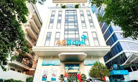 Lợi nhuận tăng 87%, nợ xấu tăng 92%: Hai gam màu trái ngược tại ABBank