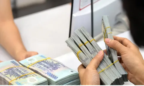 Lãi suất lên 13 - 15%/năm, nhà đầu tư chung cư "ngộp thở", đồng loạt cắt lỗ