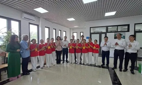 Hà Nội có thêm mô hình “dưỡng lão bán trú”: Sáng đưa ông bà đi, chiều đón về