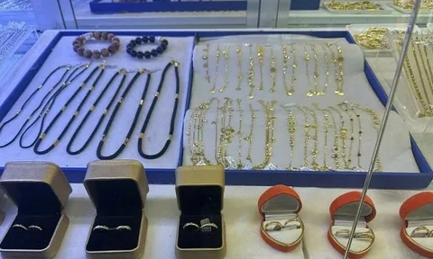 Siết thị trường vàng: Hàng loạt tiệm tại TP.HCM bị phạt, tịch thu trang sức