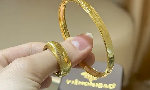 Người Việt mua trang sức hay đang mua vàng để tích trữ?