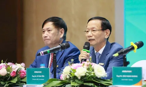 Ngân hàng của đại gia Vũ Văn Tiền huy động hơn 2.300 tỷ đồng từ cổ phiếu