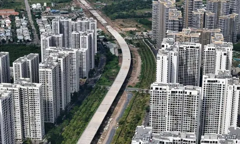 Đã có chỗ ở, nên đầu tư thêm chung cư hay nhà đất?