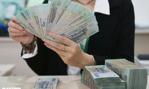 20 ngân hàng đồng loạt hạ lãi suất: gửi tiền giờ không còn “dễ ăn”, đâu mới là nơi tối ưu lợi nhuận?