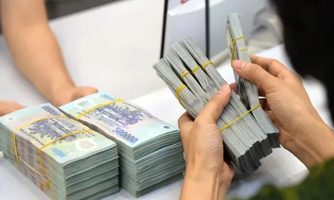 Techcombank, VPBank, ACB cùng nâng lãi suất cơ sở: Người vay thả nổi cần chú ý điều gì?