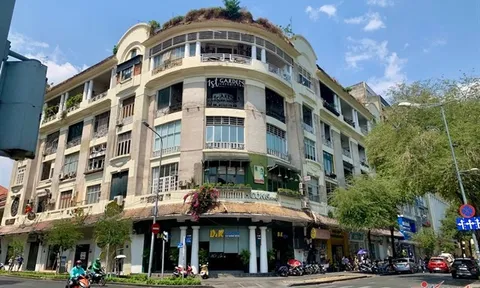 Chung cư cũ Sài Gòn: Bé – cũ – xuống cấp… nhưng giá vẫn cả trăm triệu/m²! Vì sao?