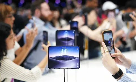 iPhone 18 mở bán toàn cầu, Apple đưa AI trở thành “vũ khí” mới trên smartphone