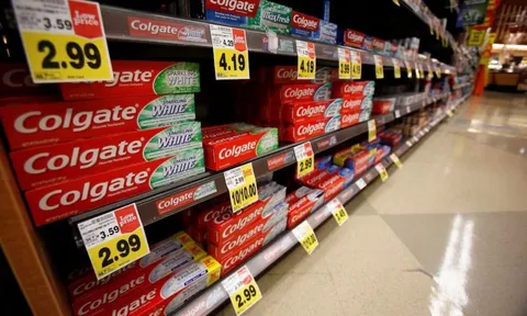 Sản phẩm trẻ em nhưng tiềm ẩn rủi ro, Colgate đối mặt kiện tụng vì thiết kế bao bì gây nhầm lẫn an toàn