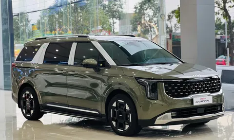 Kia Carnival giảm giá tới 170 triệu tại đại lý, mua mới rẻ như mua cũ