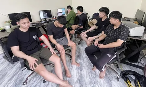 Đường dây mua bán 300.000 thẻ tín dụng: Thu lợi hơn 3 tỷ đồng