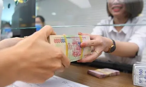 Người dân gửi ngân hàng kỷ lục hơn 11,2 triệu tỷ, vậy gửi tiết kiệm ở đâu lãi cao?
