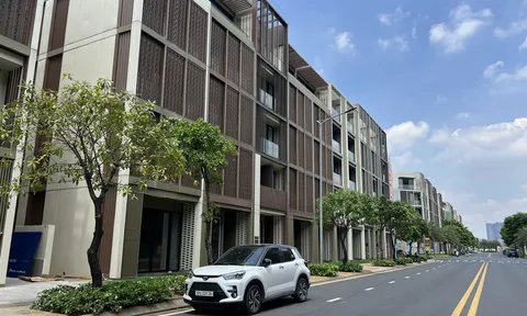 Người mua nhà ngày càng “nhạy cảm” với giá: Có tiền vẫn khó xuống tay