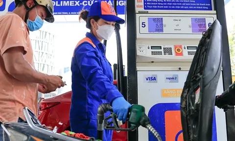 Bất ngờ với giá xăng Việt Nam: thấp hơn Campuchia, Thái Lan và Trung Quốc hơn 10.000 đồng/lít