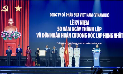 Nữa thế kỷ phụng sự khát vọng Việt, Vinamilk đón nhận Huân chương Độc lập Hạng nhất
