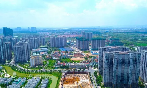 Chủ đầu tư BĐS chịu “áp lực kép”: chi phí vốn tăng, bán hàng chậm, buộc phải “bù lãi” giữ dòng tiền