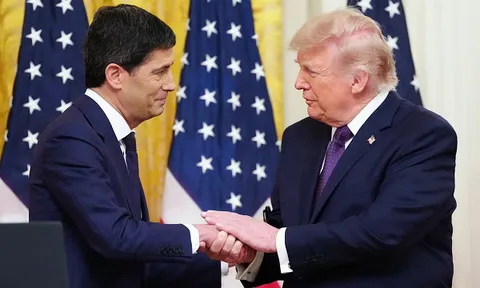 Ông Trump phản đối Fed tăng lãi suất: "Đừng trừng phạt nền kinh tế Mỹ vì tăng trưởng tốt"