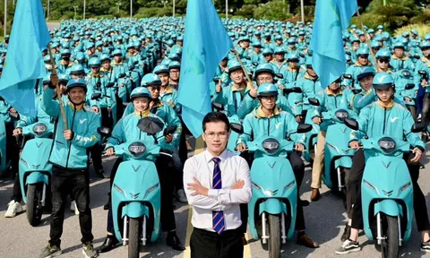 Green SM: Cảm ơn Sếp. Em lớn khoẻ, học hành giỏi giang, đi năm châu là nhờ Sếp nhiều. Xin cảm ơn.