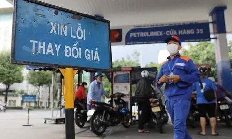 Giá xăng hạ nhiệt giữa biến động Trung Đông, RON95 còn hơn 24.000 đồng/lít
