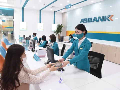 ABBank chật vật trong năm 2024: Bị Moody's hạ tín nhiệm, lợi nhuận lao dốc, tài sản xấu leo thang