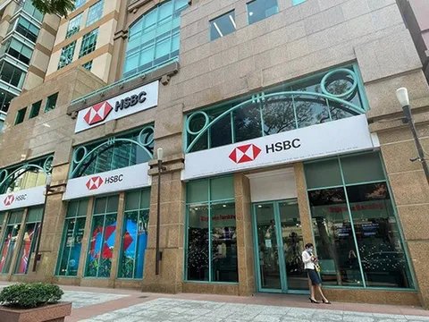 Một ngân hàng lợi nhuận chạm đáy 4 năm nhưng vẫn trả lương gần 1 tỷ/người/năm