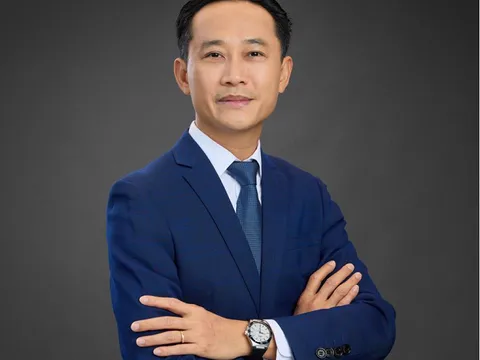 Mcredit đổi “thuyền trưởng” mới! Chuyện gì đang xảy ra?