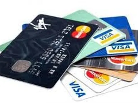 OCB tăng lãi thẻ lên 37%: Người dùng cảnh báo nguy cơ “ôm nợ”