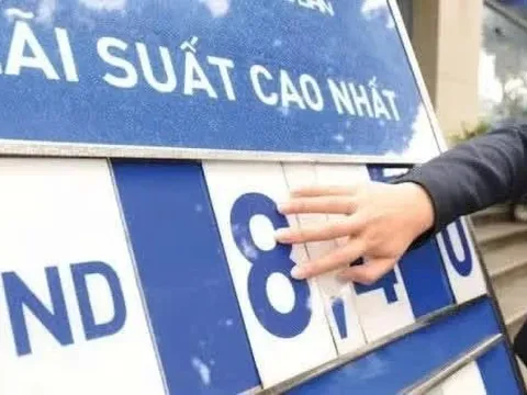 Triệu tập 46 ngân hàng, nhưng lãi suất vẫn ‘neo cao’: Hệ thống đang thiếu tiền?