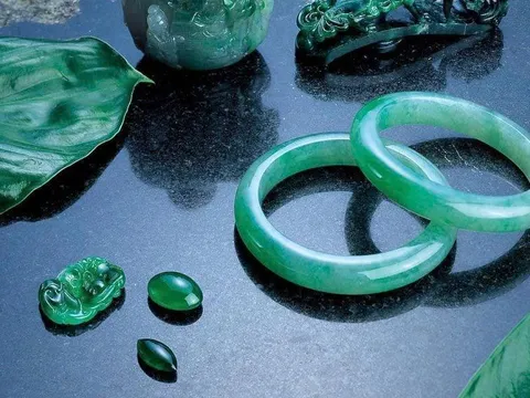 Người trẻ chi hàng trăm triệu mua phỉ thúy: Đầu tư hay chỉ là cơn sốt?