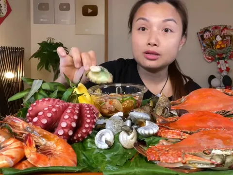 Từ nhân viên quán bar đến nữ YouTuber triệu view: Quỳnh Trần JP giàu cỡ nào?