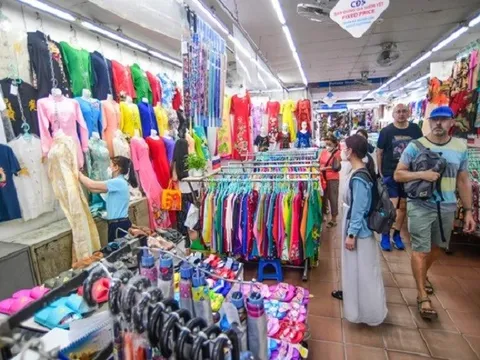 Chi tiêu, du lịch bùng nổ - Thương mại, dịch vụ Việt Nam “vào guồng” từ đầu 2025!