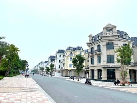 Thanh khoản biệt thự lao dốc, lượng giao dịch giảm tới 74%