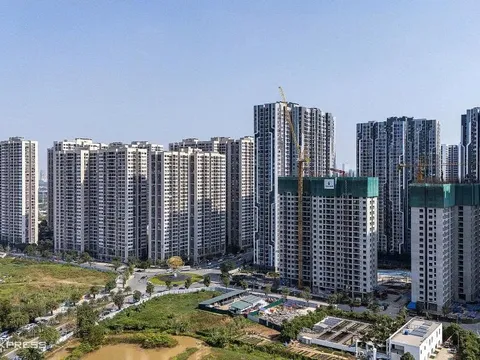 Cắt lỗ 300–800 triệu vẫn ế: Nhà đầu tư “mắc kẹt” chung cư vùng ven