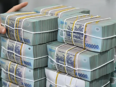 Doanh nghiệp Việt bắt “tiền đẻ ra tiền”: Ai kiếm lãi khủng nhất từ tiền gửi?