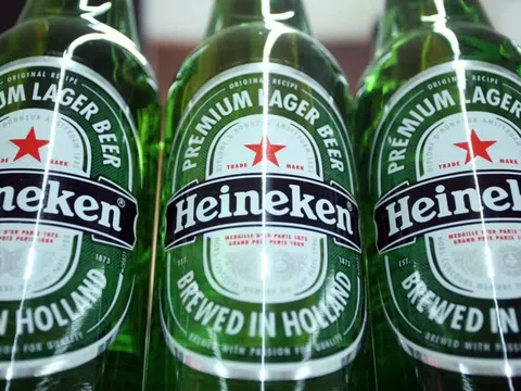 Phiên đấu giá gây sốt: Rượu ngoại và bia Heineken "thanh lý" với giá không tưởng!