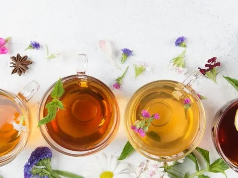 Những loại trà thảo dược phổ biến và lưu ý khi sử dụng