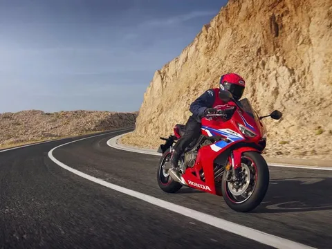 Honda giới thiệu 5 mẫu mô tô phân khối lớn phiên bản 2026, giá từ 200 triệu đồng