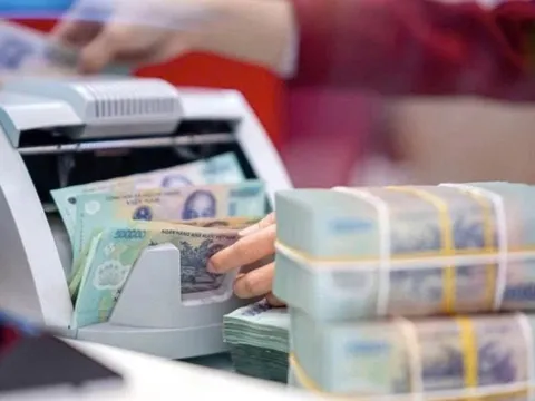 Lãi suất huy động “nóng” trở lại: Big4 áp sát 7%, ngân hàng tư nhân đẩy lên gần 9%/năm